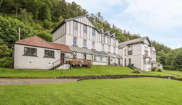 2 KILMUN COURT in Dunoon