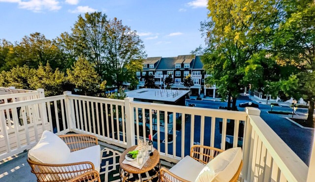 2-King-Bd, Shop-Eat-Work-Play 'Birkdale Promenade'