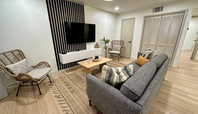 2 king beds -2nd fl walk 2 beach 5