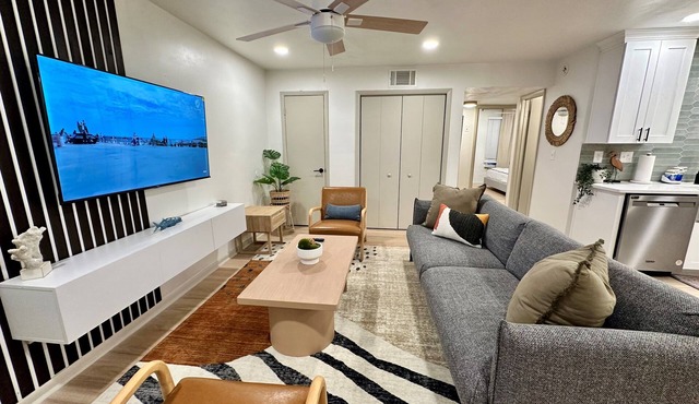 2 king beds -2nd floor walk 2 beach apt2