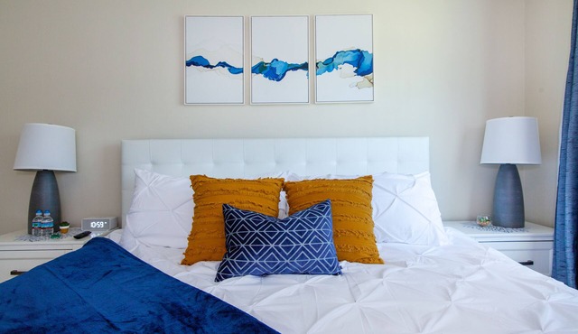 2-King Beds**300Mbps**Self Check-in**8 mi Airport