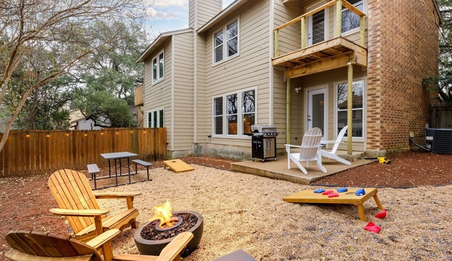2 King Beds -Close to Downtown - Private Backyard