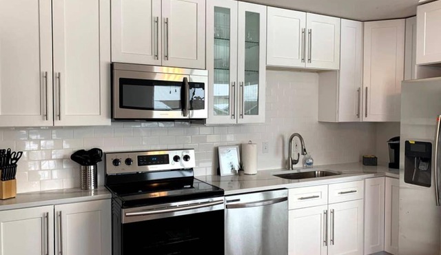 2 king beds in Cool Upper Unit in Denver
