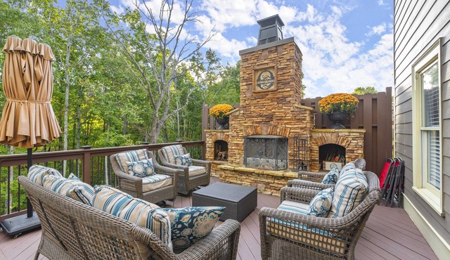 2 King Beds, Outdoor Fireplace and Air Hockey