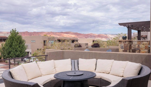 2 King En Suites - Spacious 4BR w/Rooftop Patio