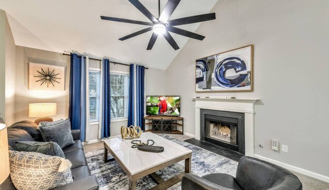 2 King Suites | 2 Queen BR | 2 Living Rms (md)