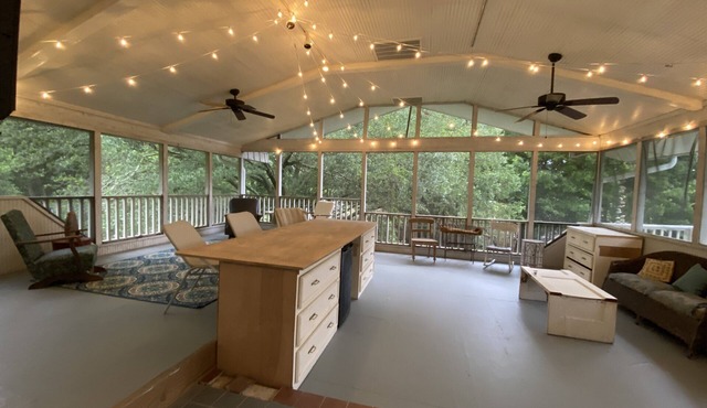 2 Kings Private Retreat Close to Shopping and Restaurants