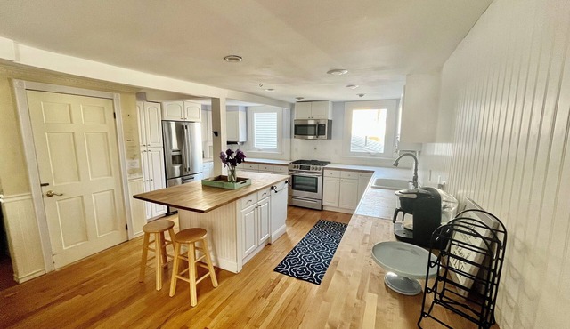 “2 KITCHENS” in Enchanting Victorian With Ocean Views ~ Steps To The Beach