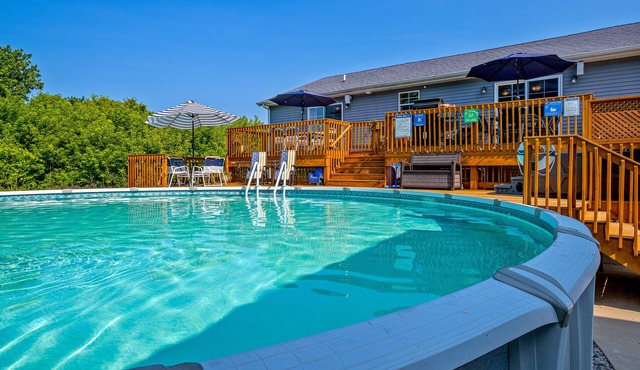 ★2-Level Deck: Huge Pool/Hot Tub Game Room/Billiards Fire Pit & more!