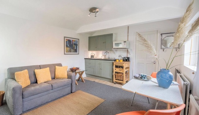 2 Lion Cottages, Knodishall