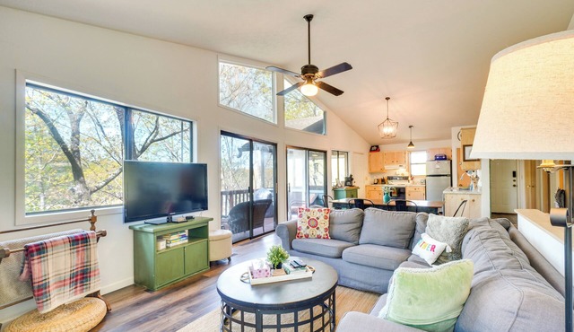 2 Living Areas + Fireplace! Family Murphy Retreat