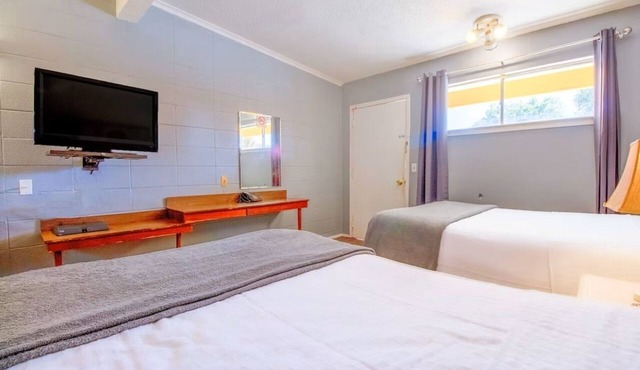 2 Lodgings | Relaxed 2-Queen Beds Near Museum and Walking Trails + Free Parking
