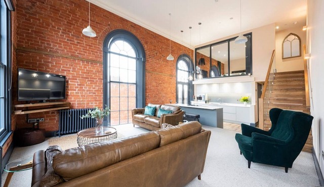 2 luxurious modern style apartments, in the heart of Sherwood Forest