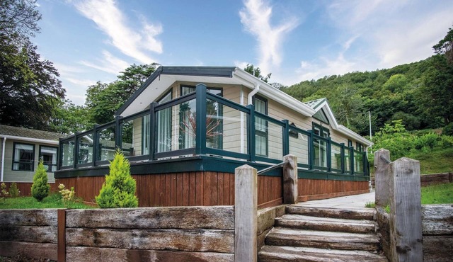 2 Manor Lodge - 2 Bedroom Lodge - Pendine