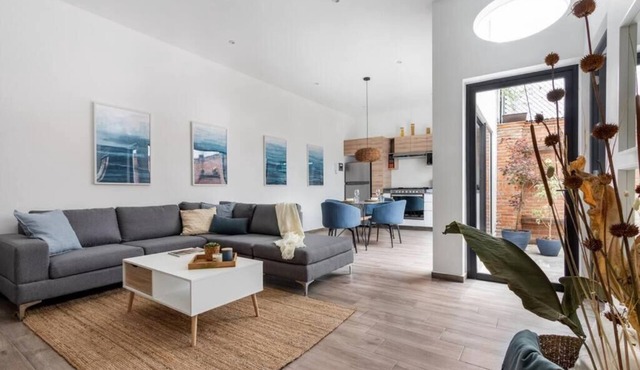 2) Maria Private Apartment with Private Terrace South Rome
