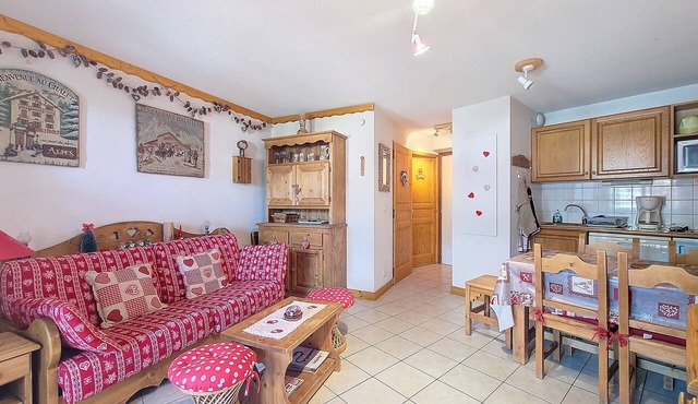 2 MARM114 - Coquet 2 pièces cabine idéalement situé