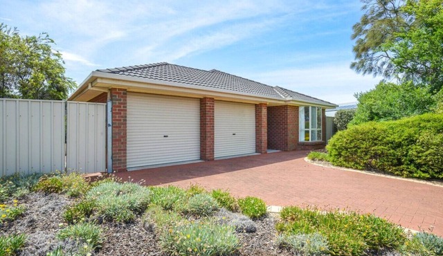 2 Marto Court, Carrickalinga