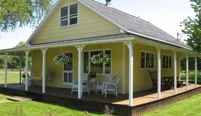 2 Master Bedrooms, quiet location near Swim Cove, tennis courts and golf course