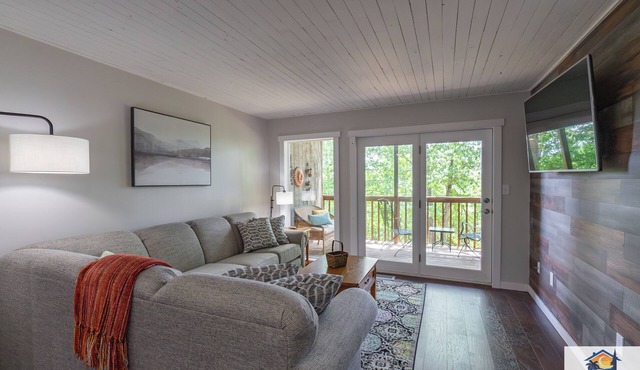 😲2 Master Bedrooms! WALK-IN unit-Near Silver$City🎢 (HH9-3+4)