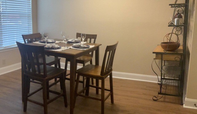 2 Master Bedrooms -Very Clean- Recently Remolded 2 Patios Park at front door