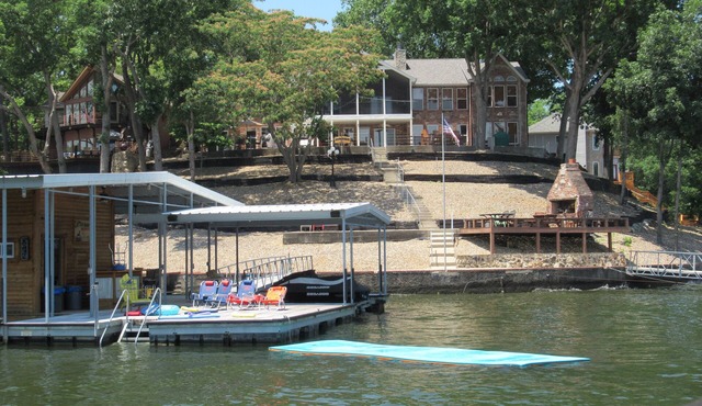 2 Master Suites, Incredible Views Sleeps 10-12, Great Dock