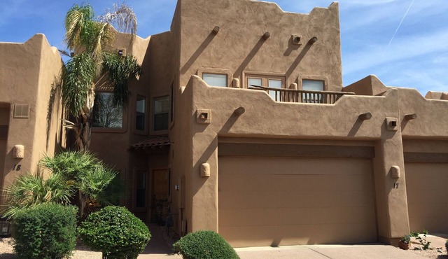 2 master suites plus kitchenette in upper level of our townhome