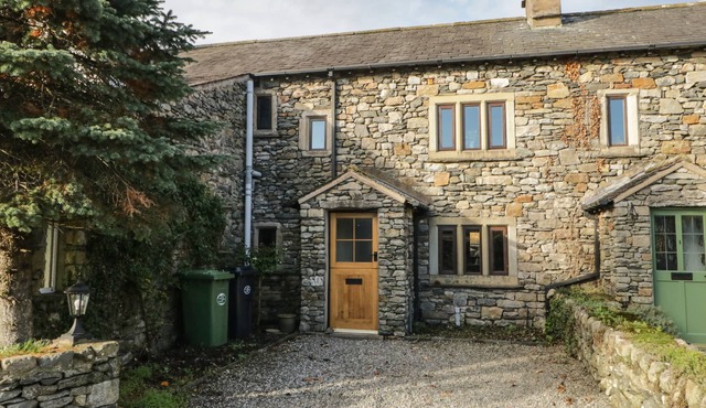 2 MEADOW VIEW, pet friendly, with open fire in Cark In Cartmel