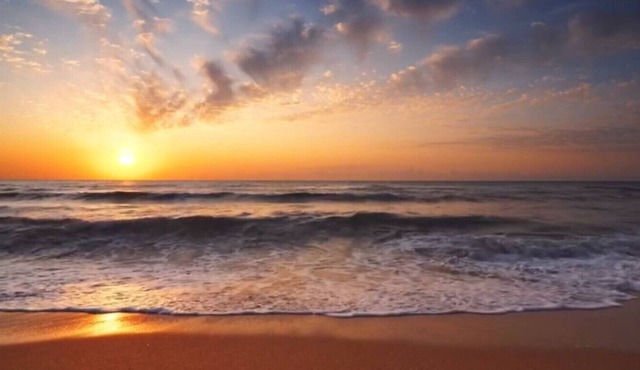 2 Mermaids Seaside Retreat for 8
