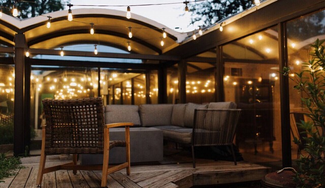 2 mi from LSU! MCM Masterpiece - Sleeps 10