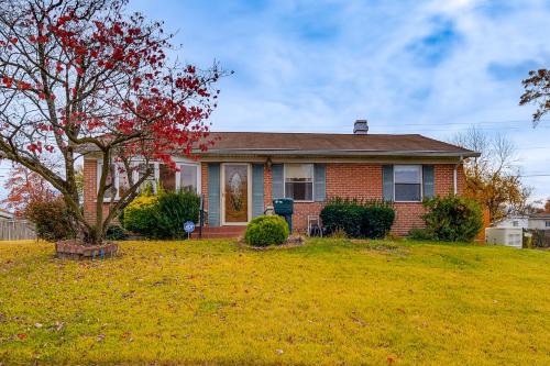 2 Mi to APG Edgewood Family Home with Fenced Yard