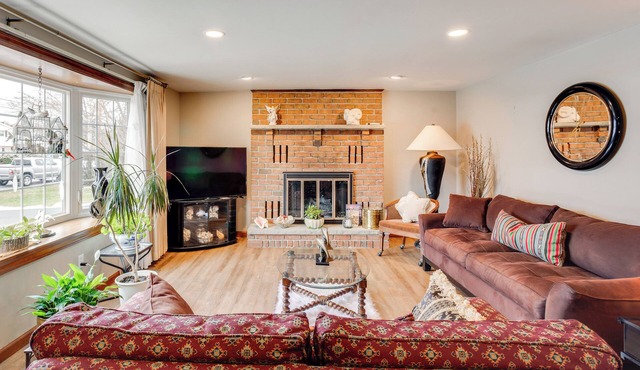 2 Mi to Appalachian Trail: Family Home in Carlisle