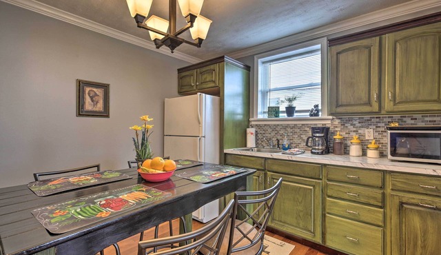 2 Mi to Ark Encounter: Updated Williamstown Apt!