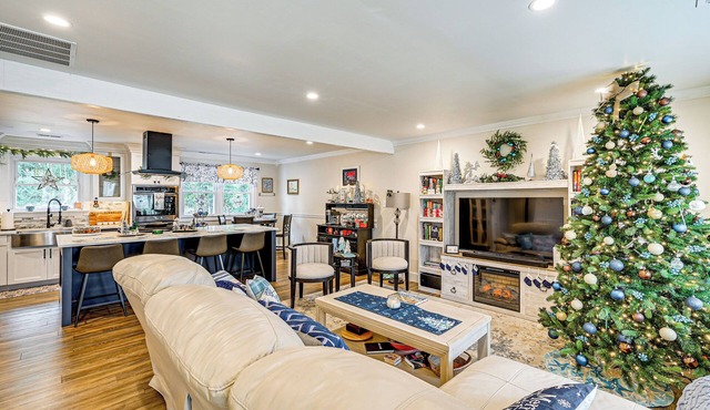2 Mi to Beach: Holiday Home in North Cape May