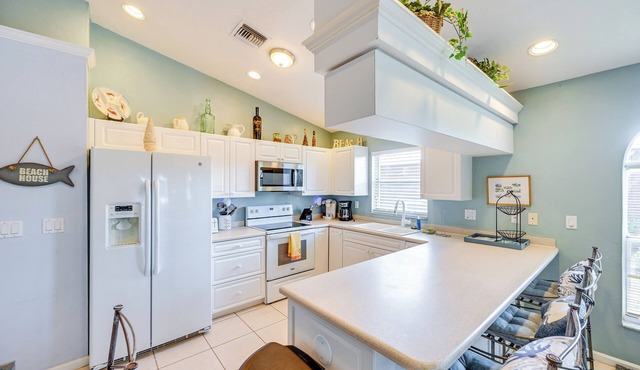 2 Mi to Beach: Naples Home w/Pool!
