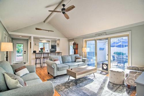 2 Mi to Beach Retreat with Pool and Grill in Mashpee!