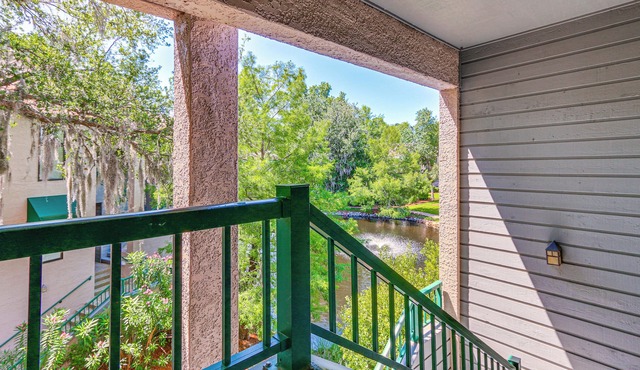 2 Mi to Beach! Hilton Head Golf Escape w/Balcony