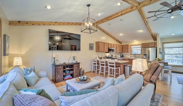 2 Mi to Beech Mtn: Family Retreat w/Fire Pit