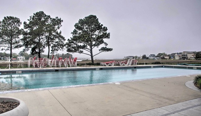 2 Mi to Bethany Beach: Condo w/Deck & Pool Access