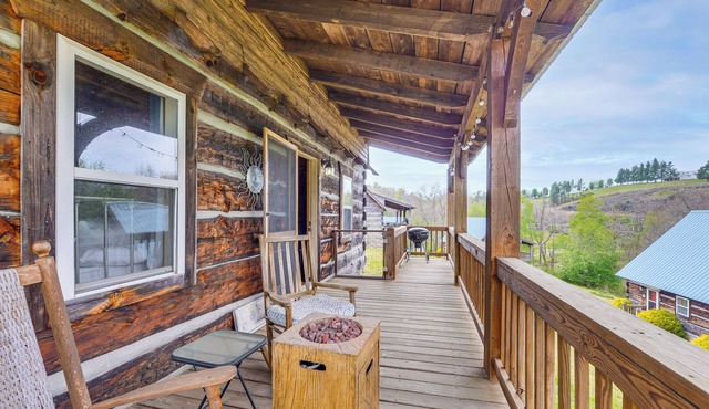 2 Mi to Blue Ridge Pkwy! Mtn Escape w/Fireplace