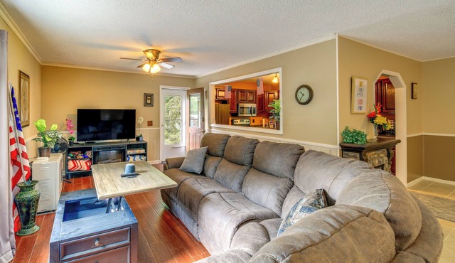 2 Mi to Blue Ridge Pkwy! Mtn-View Sparta Retreat