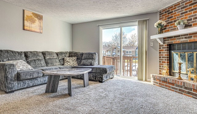 2 Mi to Castleton Square Mall! Quaint Condo