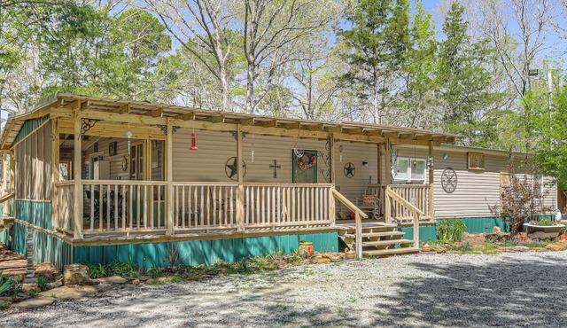 2 Mi to Cherokee Landing! Secluded Forest Escape