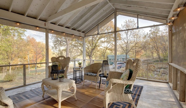 2 Mi to Downtown: 4BR Country Home Near K-state