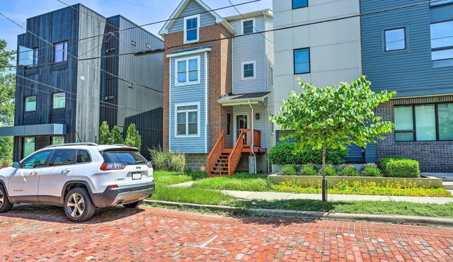 ~ 2 Mi to Downtown - Cozy Cleveland Unit