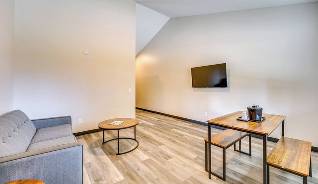 2 Mi to Downtown Port Huron: Sleek Studio Apt
