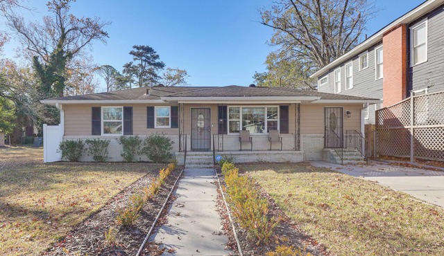 2 Mi to Downtown Savannah: Dog-Friendly Home!
