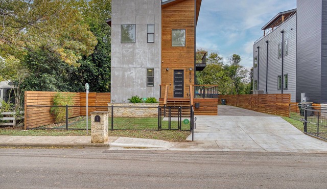 2 Mi to DT San Marcos: Spacious Home w/Yard!