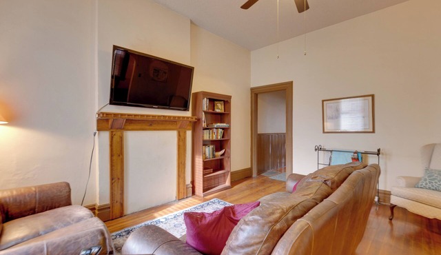 2 Mi to Dtwn: Apartment in Saint Louis