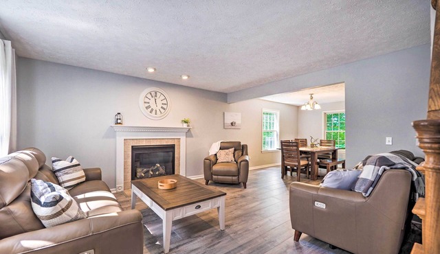 2 Mi to Dtwn! Beulah Family Home w/Fireplace