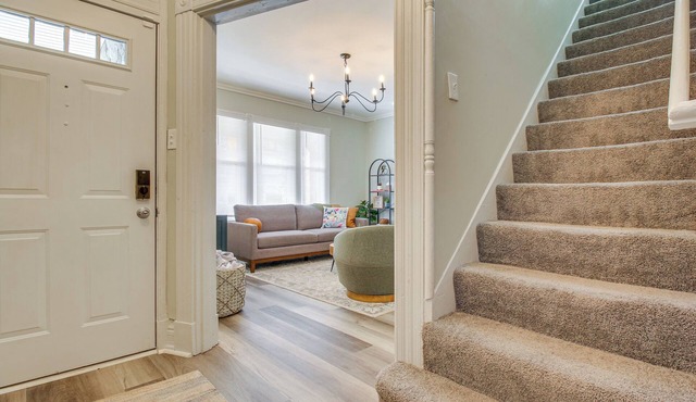 2 Mi to Dtwn Cincinnati: Home w/Fenced Yard!